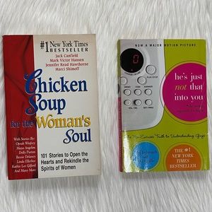 Bundle of 2 used books 📚